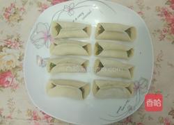 芹菜肉馅锅贴的做法图解8