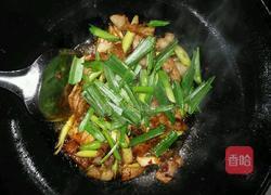 蒜苗回锅肉的做法图解9
