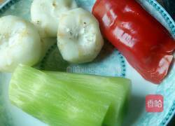 莴笋荸荠片的做法图解2