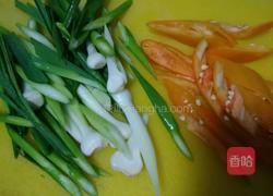 蒜苗炒腊肉的做法图解3