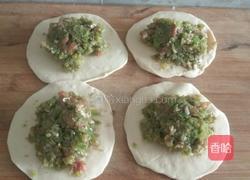 芹菜肉馅…发面馅饼的做法图解5