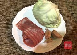 培根炒包菜的做法图解1