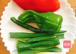 双椒爆炒肥肠的做法图解2