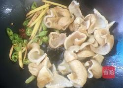 双椒爆炒肥肠的做法图解6