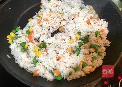 菠萝炒饭的做法图解5