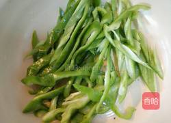尖椒爆肚丝的做法图解1