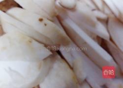 蚝油三菌菇的做法图解2