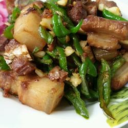 排骨五花炒辣椒的做法[图]