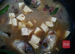 鱼头炖豆腐的做法图解3