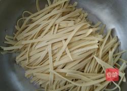 红油豆腐丝的做法图解1