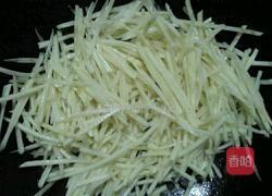 火腿炒土豆丝的做法图解2