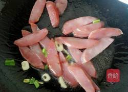 芹菜炒腊肠的做法图解4