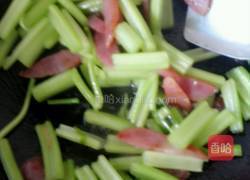 芹菜炒腊肠的做法图解5