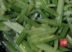 鸡蛋芹菜炒豆干的做法图解5