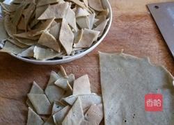 咯吱菠菜汤的做法图解1