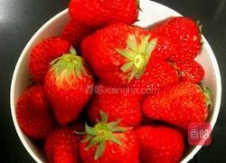 草莓酱的做法图解1