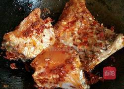 红油豆瓣酱炖青鱼块的做法图解5