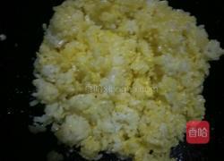 蛋黄炒饭的做法图解3