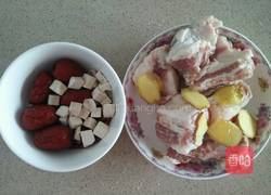 茯苓红豆排骨汤的做法图解1