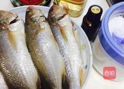 香酥小海鱼的做法图解1