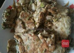 鹅蛋煎香椿芽的做法图解4