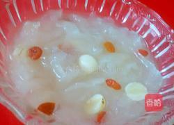 银耳莲子枸杞羹的做法图解8