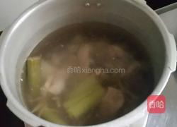 竹蔗茅根粉葛排骨汤的做法图解4
