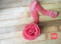 西红柿皮花朵的做法图解3