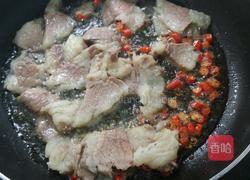 五花肉炒胡萝卜的做法图解6