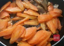 五花肉炒胡萝卜的做法图解8