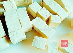 豆腐白菜蟹味菇汤的做法图解2