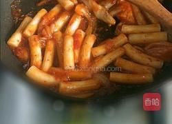 泡菜炒年糕的做法图解4