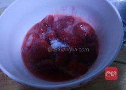 三分钟制成草莓罐头的做法图解5