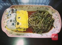 三色彩蛋拌香椿的做法图解16