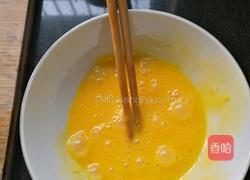 三色彩蛋拌香椿的做法图解10