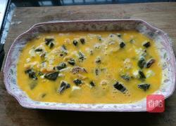 三色彩蛋拌香椿的做法图解11