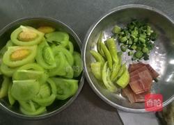 家烧青番茄的做法图解1