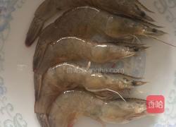 自助烧烤——蒜蓉虾的做法图解1