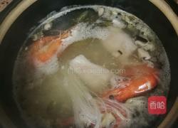 酸辣海鲜米线的做法图解12