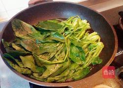 麻酱拌菠菜的做法图解1