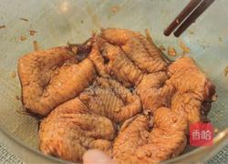 无骨鸡翅3剑客配苹果胡萝卜汁的做法图解3
