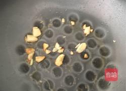 红烧五花肉+鸡翅的做法图解1