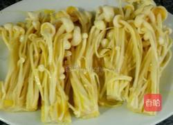 油炸金针菇的做法图解5