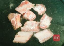 青豆焖排骨的做法图解4