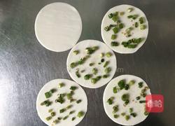 饺子皮葱油饼的做法图解4