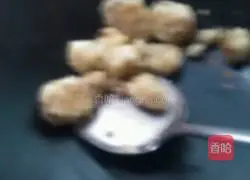 Illustration of how to make pan-fried potato pancakes 11