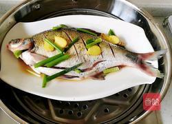 清蒸鳊鱼(蒜蓉剁椒版)的做法图解4