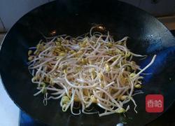 炝炒黄豆芽的做法图解3