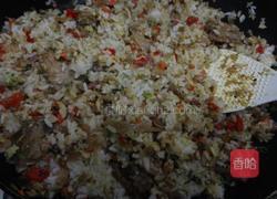 牛扒腊肉外婆菜排骨肉沫焗饭的做法图解9