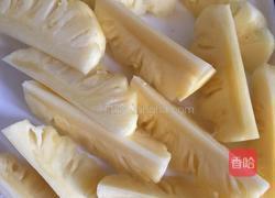 鲜榨菠萝汁的做法图解3